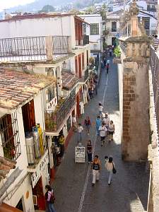 DSC02414 Looking down on Taxco streets.jpg